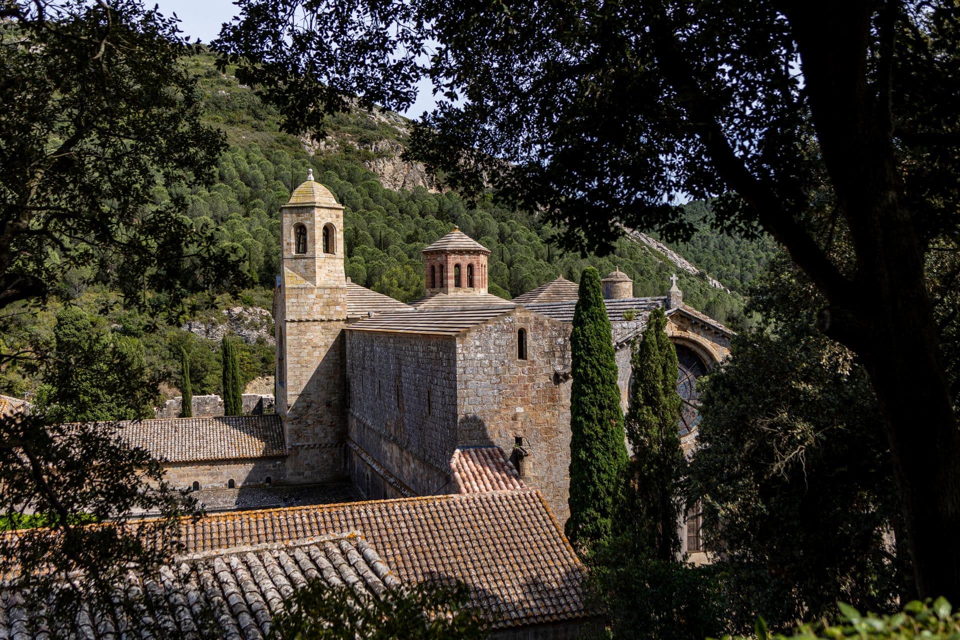 L'abbaye de Fontfroide à Narbonne au cœur du massif boisé ©Nicolas Diolez, ADT de l'Aude